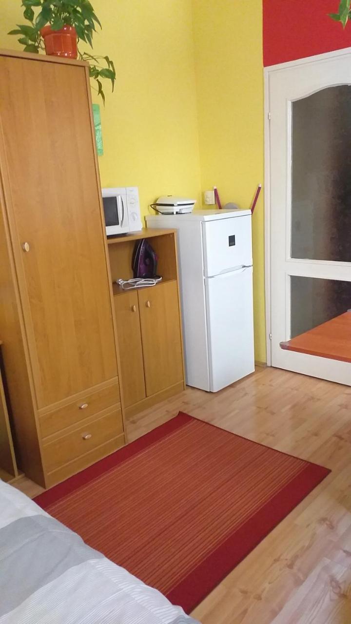 Mediterran Szallas Gyula Zewnętrze zdjęcie